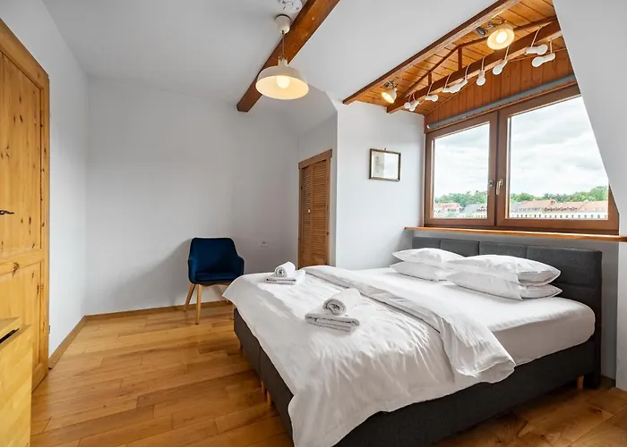 Blick Apartments - Riverview Studio Apartment