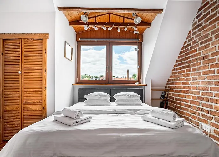 Blick Apartments - Riverview Studio Apartment